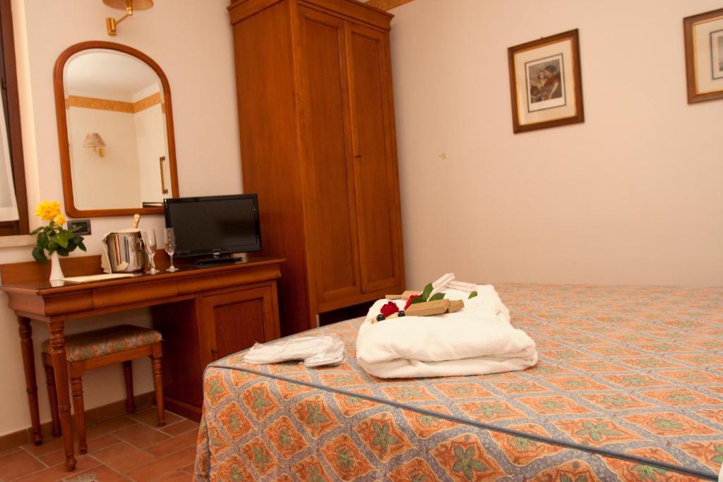 Bagno Santo Residence Saturnia Bilik gambar